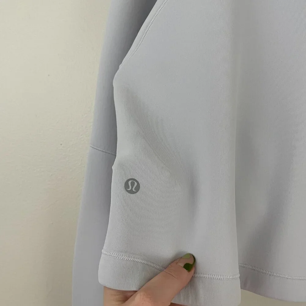 Lululemon AirWrap Pullover Hoodie in Alpine White Size 8